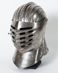 Ritterhelm Maximilianisch
