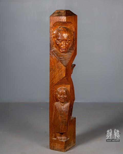 Skulptur Holzpfahl