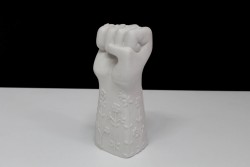 Deko Die Faust „Jonathan Adler“