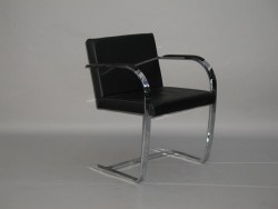 Stuhl "Brno 002"