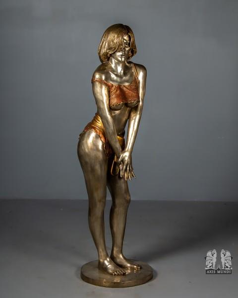 Skulptur Club Girl