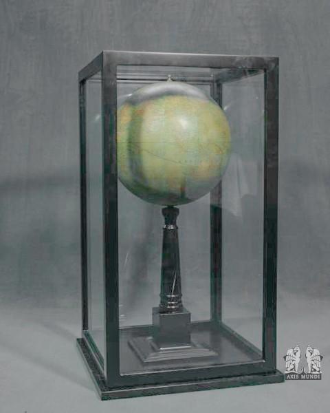 Globus Shadow Box