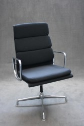 Bürostuhl „Eames Alu Chair EA215“