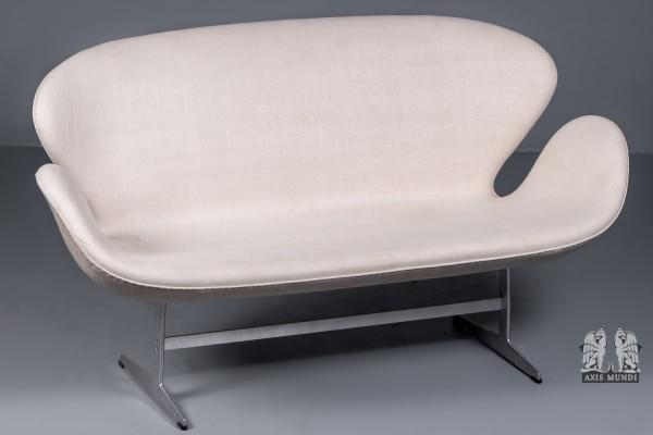 Sofa / Zweisitzer Modell 'Swan'