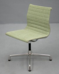 Bürostuhl „Eames Alu Chair EA“