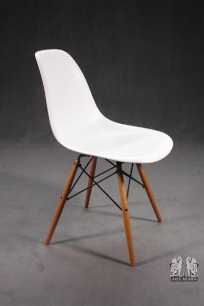 Stuhl Vitra „Eames Plastic Side Chair“